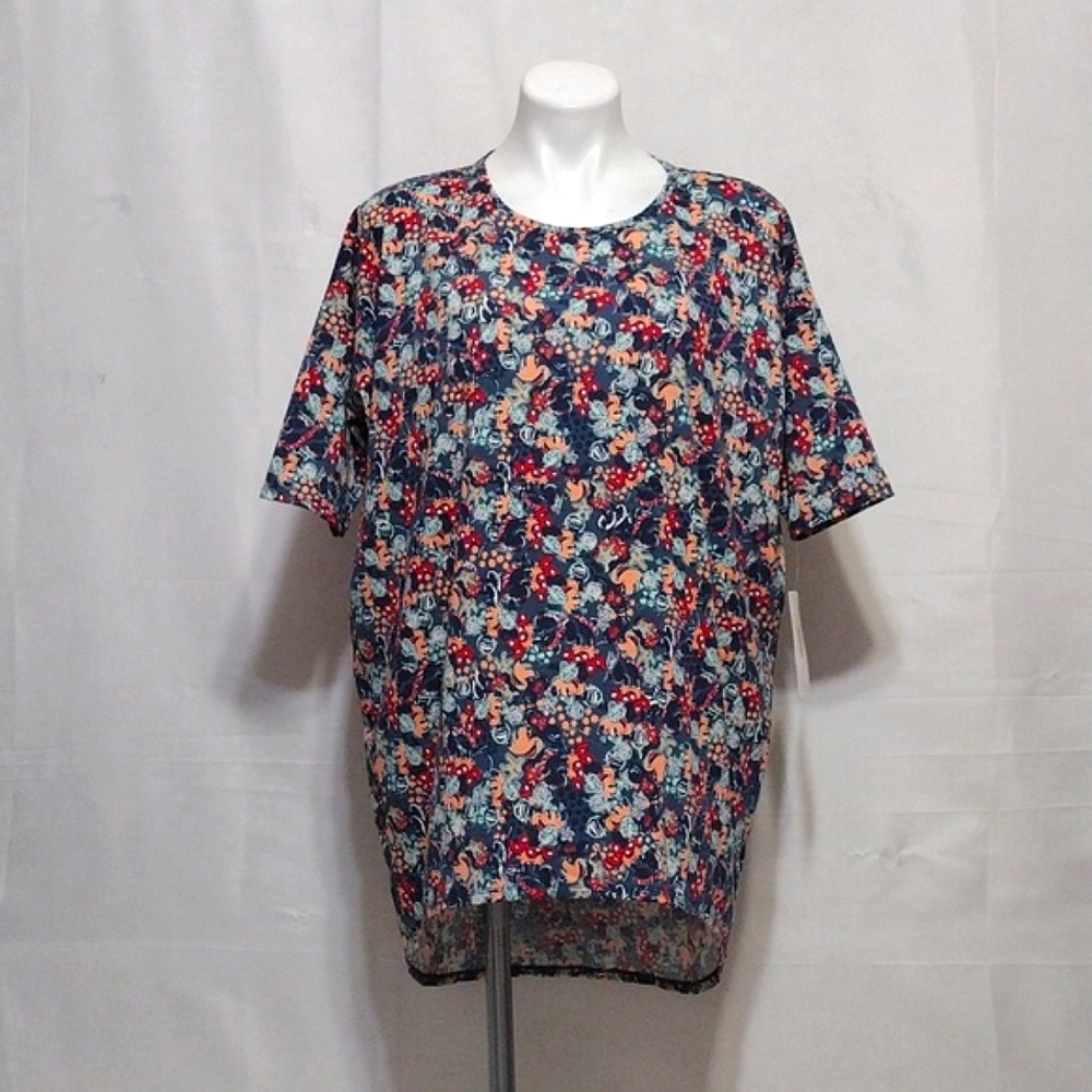 NWT LuLaRoe Irma Tunic Top Medium Disney Minnie Mouse Print High Low Tee